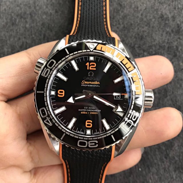 Giới thiệu đồng hồ Omega Planet Ocean GMT 600m Replica